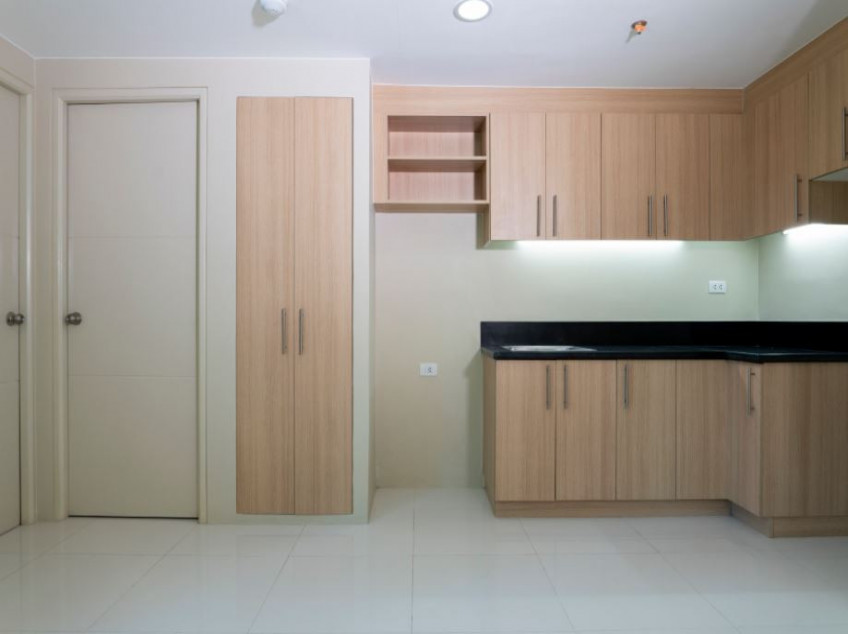 Fully Finished 1BR Condo for sale in Salcedo Square Makati City